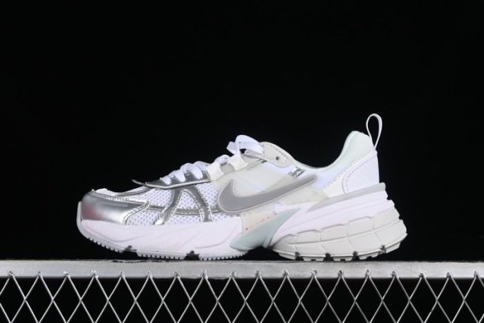 Nike Runtekk Run Retro Low-Top Running Shoes with Cushlon Midsole and Anti-Slip Design - FD0736-104