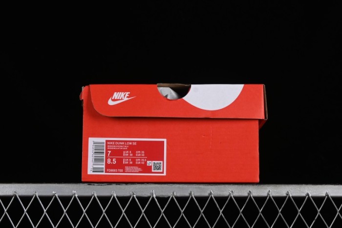 Nike Dunk Low  Just Do It  SB Low-Top Casual Skate Shoes in Coconut Milk and Pink - FD8683-700 1