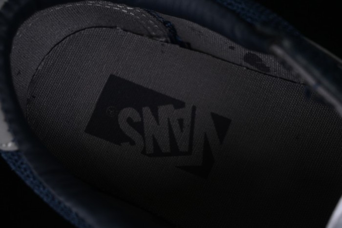 Vans TDC Tokyo Design Collective Old Skool Slip-On Premium Low-Top Casual Sneakers - VN000MY4DT4 1