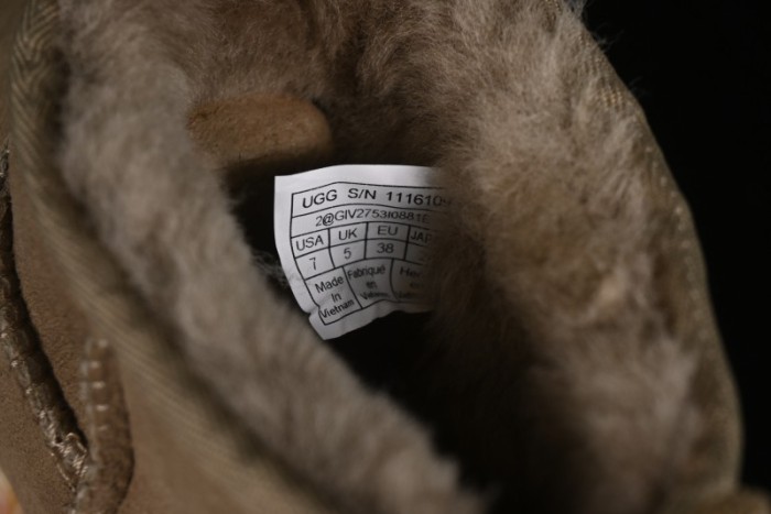 UGG Classic Ultra Mini Short Boots with Genuine Australian Sheepskin and TREADLITE Outsole - 1116109