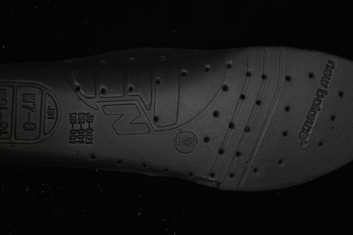 New Balance 990 Series Premium Retro Running Shoes with Carbon Fiber Midsole - M990BK6