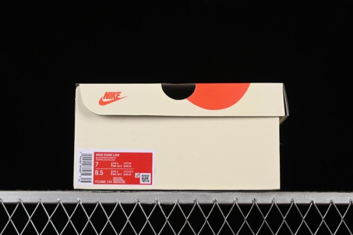 Nike SB Dunk Low Supreme Collaboration - Reverse Black White Swoosh Anniversary Custom Low-Top Casual Sneakers - FC1688-144 1