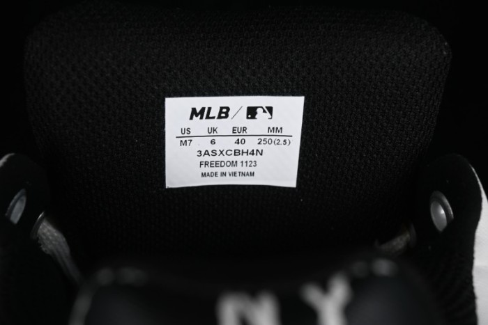 MLB Chunky Classic Base Heel Monogram Lightweight Platform Sneakers with 6cm Height Boost - 3ASXCBH4N50BKS