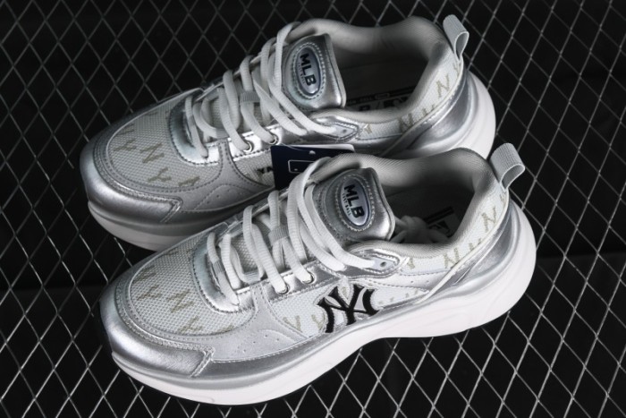 New York Yankees MLB Fast Ball Classic Monogram Retro Casual Running Shoes - 3ARNFSB4N50SIS