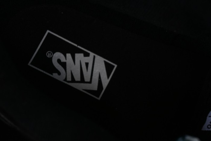 Vans Knu Skool Low-Top Retro Chunky Sneakers - VN000CRPGRN