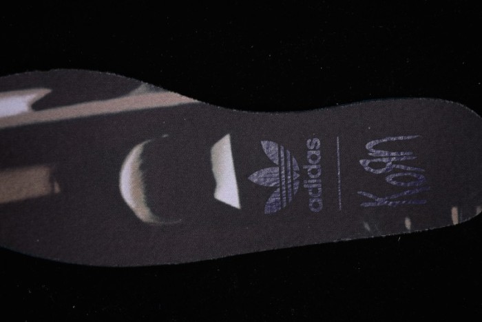 Adidas Originals Campus 00s Retro Casual Sneakers with Chunky Silhouette - IG0792