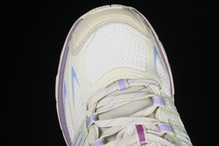 Adidas Originals Adistar Cushion Retro Lifestyle Sneakers with Slip-Resistant Comfort - IH0278