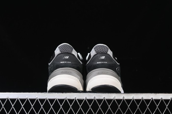 New Balance 990 Series Premium Retro Running Shoes with Carbon Fiber Midsole - M990BK6