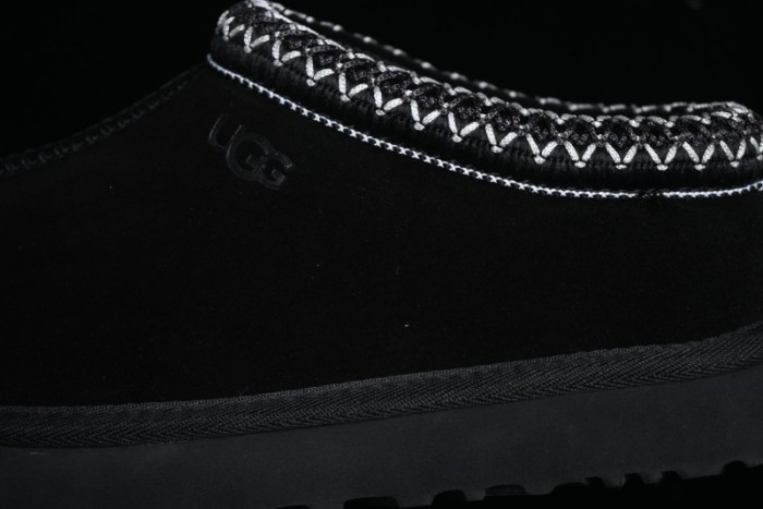 UGG Classic Mini II Snow Boots with TREADLITE Outsole - 5955