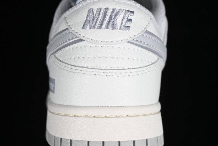 Nike Supreme x Nike SB Dunk Low Casual Skate Shoes in Beige Grey - RM2308-233 1