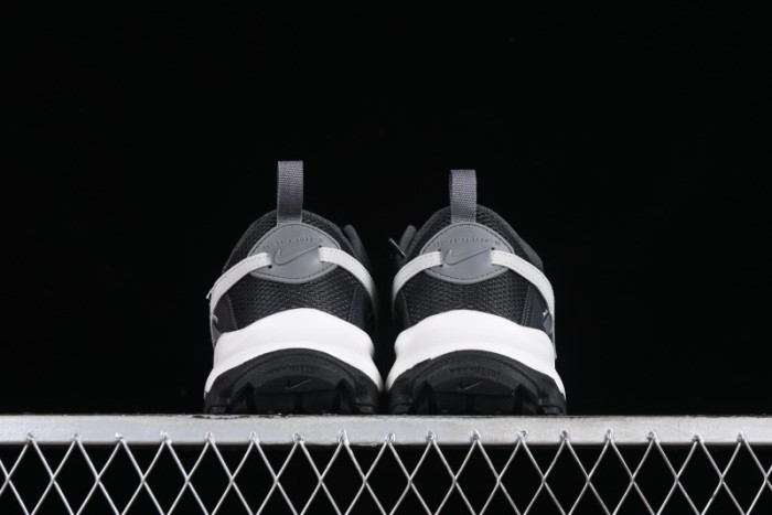 Nike TC 7900 Retro Chunky Dad Shoes with Reflective Swoosh and Cushioned Sole - DD9682-001