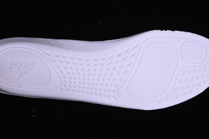 Adidas Yeezy Boost 700 V2 Utility Black Running Shoes with 3M Reflective Details - FV5304 1