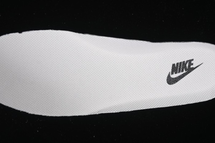 Nike Air Force 1 '07 Low Supreme Collaboration Casual Sneakers with Dual-Color Sole - XZ6188-017