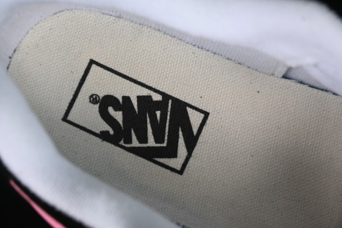 Vans Classics Knu Skool Retro Sneakers with Enlarged Toe & Thickened Tongue - VN0009QCB9P