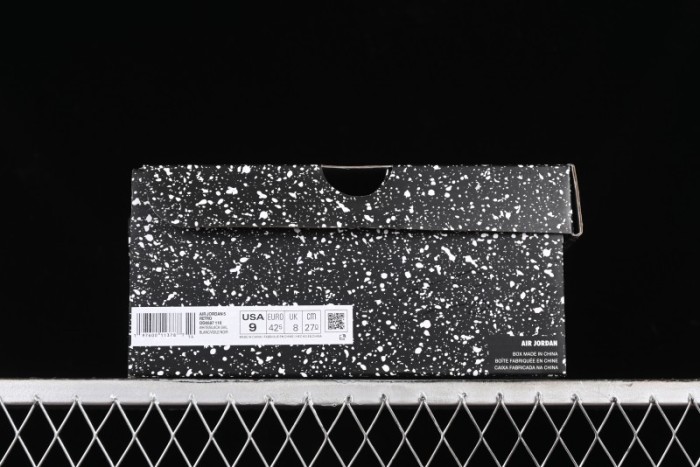 Nike Air Jordan 5 Retro Basketball Shoes in White/Silver/Black - DD0587-110