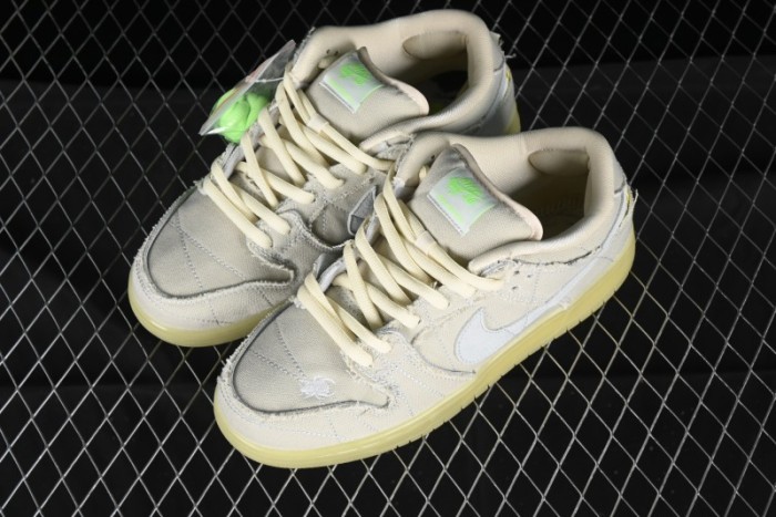 Nike SB Dunk Low  Mummy  Skateboarding Shoes with Mummy-Inspired Design - DM0774-111