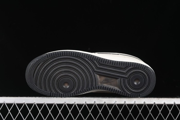 Nike Reigning Champ Air Force 1'07 Low-Top Casual Sneakers with 3M Reflective Details - RC2369-171