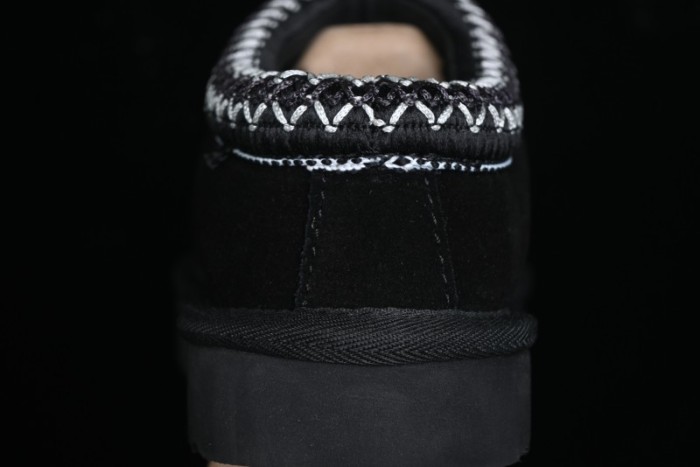 UGG Classic Mini II Snow Boots with TREADLITE Outsole - 5955