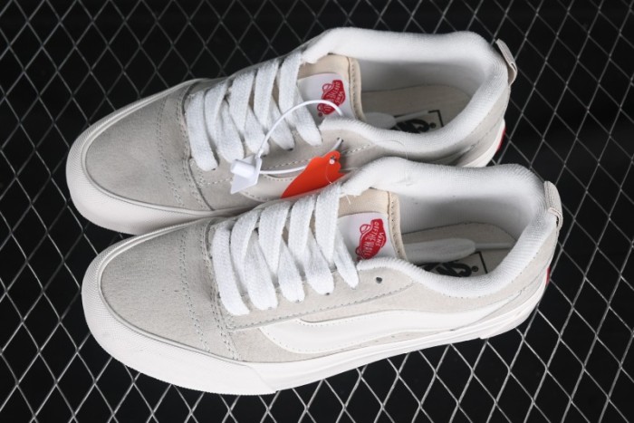 Vans Knu Skool Low-Top Retro Chunky Sneakers - VN000D750CK