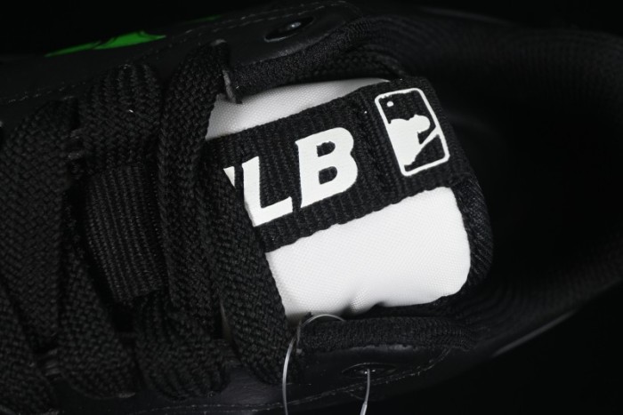 NY Yankees Black & Neon Green Sneakers - Classic Streetwear Style