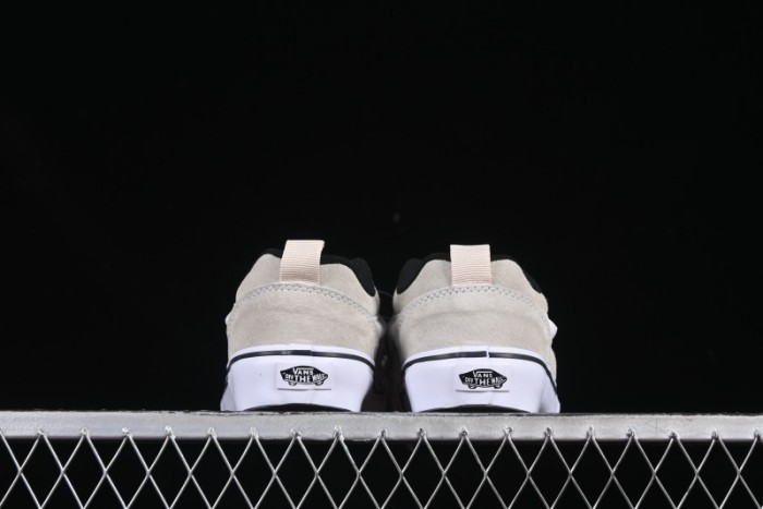 Vans Knu Skool Low-Top Retro Chunky Sneakers - VN0009QCBLK