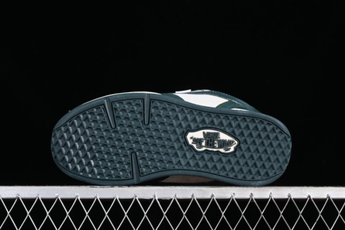 Vans Rowley XLT Series Skate Shoes with Cushioning and Durability - VN000CQFCPM 1