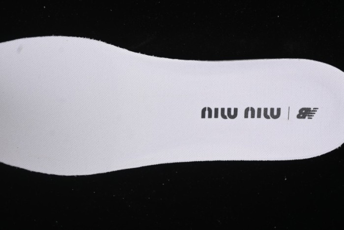 Miu Miu x New Balance 530 Low-Top Retro Running Shoes with Deconstructed Design - 38165