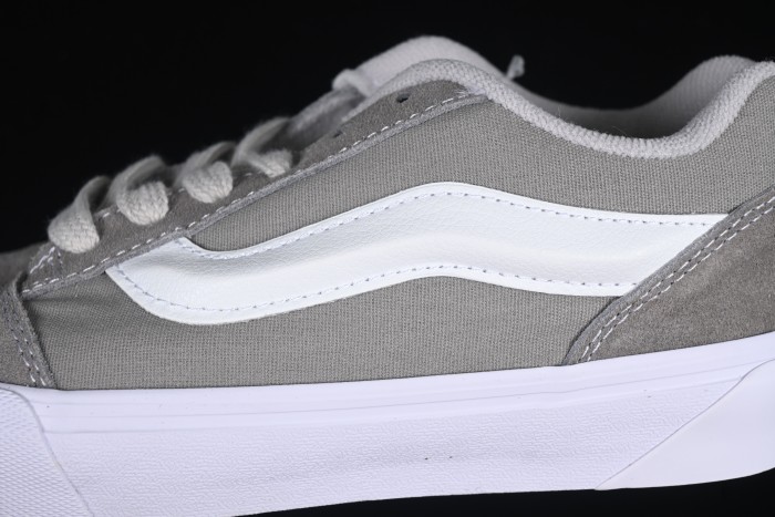 Vans Knu Skool Low-Top Retro Chunky Sneakers - VN000CS0BGG