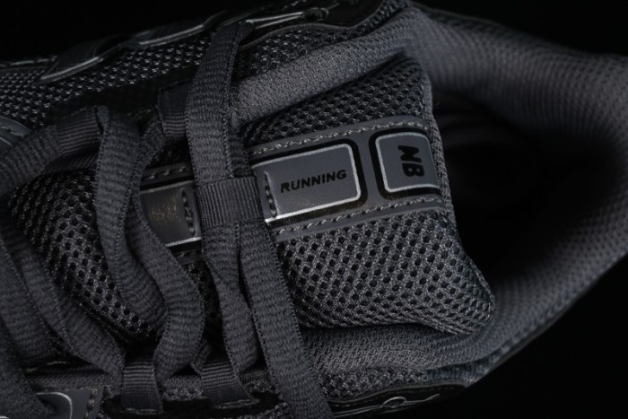 New Balance 1906 Series Retro Dad Style Casual Running Shoes - M1906RJV 1