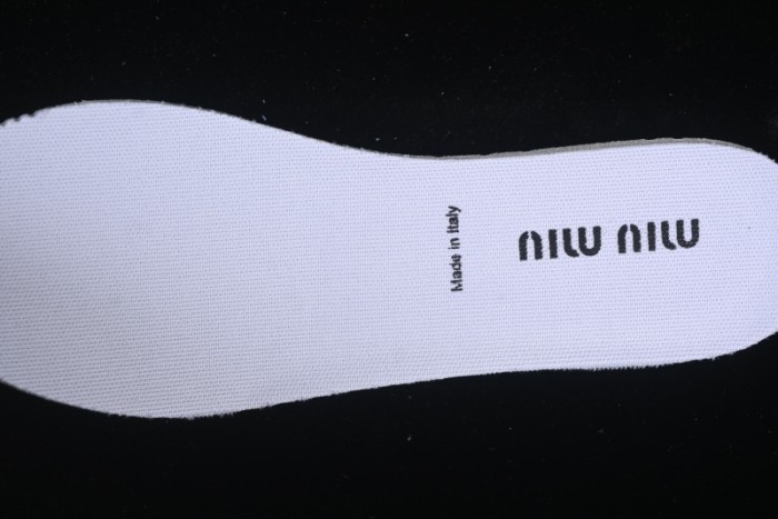 Miu Miu Suede Round Toe Lace-Up Low Top Women's Casual Shoes - 99D4