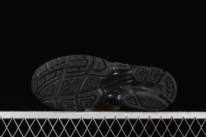 Asics Gel-Kayano 14 Running Shoes with Breathable Design and Professional Cushioning - 1201A019-006