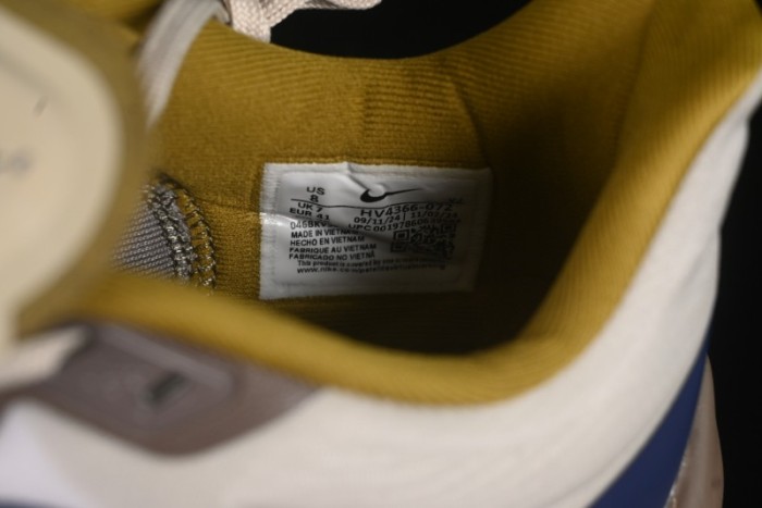 Nike Zoom Fly 6 Ultra-Lightweight Running Shoes with React Foam and Carbon Fiber Plate - HV4366-072