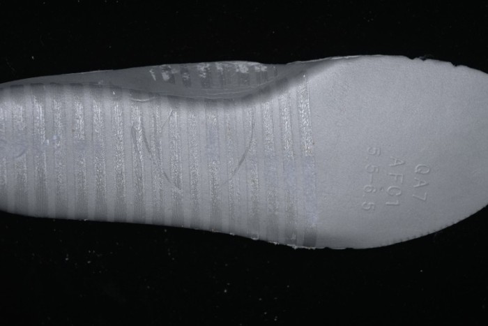 Nike Air Force 1 '07 Low  Smiley Face  Casual Sneakers - FB8971-020