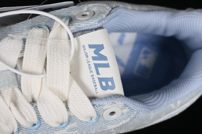 New York Yankees MLB Bigball Chunky Embo Monogram Platform Sandals - 3ASXCDC4N50SBS