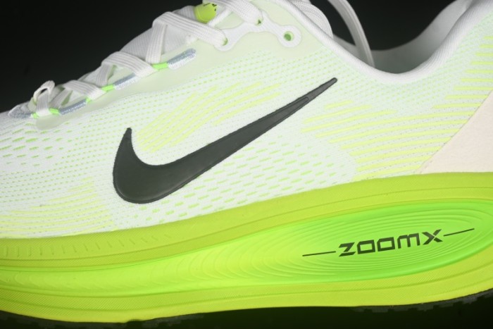 Nike Air Zoom Vomero 18 Lunar Retro Running Shoes with Full-Length Zoom Air Cushion - HM6804-102