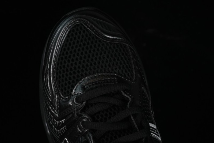 Asics Gel-Kayano 14 Running Shoes with Breathable Design and Professional Cushioning - 1201A019-006