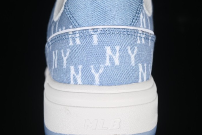 New York Yankees Chunky Liner Mid Denim Monogram Sandals with Thick Sole - 3ASXS015N50BLS