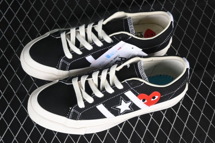 Converse x Play Comme Des Garcons One Star Academy Pro Low Top Casual Sneakers - A09870C