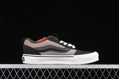 Vans Knu Skool Low-Top Retro Chunky Sneakers with Oversized Logo - VN0009QC2LN