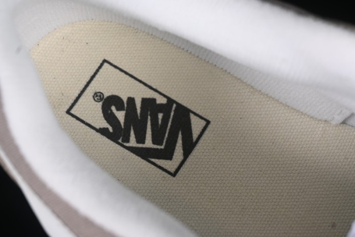 Vans Knu Skool Low-Top Retro Chunky Sneakers - VN000D6ZH2B