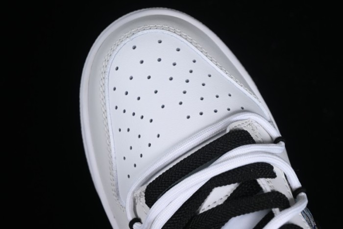 Nike Dunk Low CNY Year of the Dragon Limited Edition SB Lace-Up Casual Sneakers - DV0831-101 1