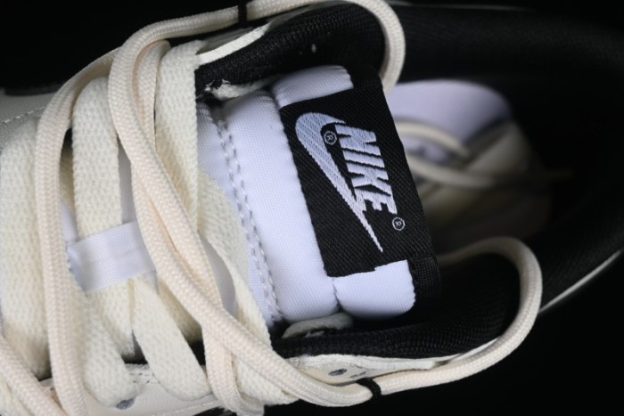 Nike Dunk Retro Saml Panda Mischief Low-Top Casual Sneakers with SB Lace and Retro Black-White Design - DD1391-100 1