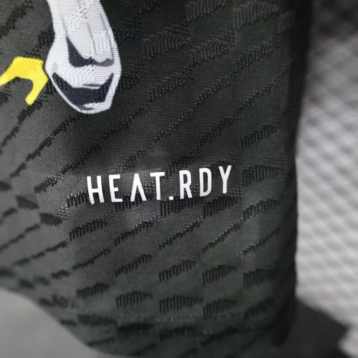 Player Version 25/26 Real Madrid x Avengers Graphic Black Jersey