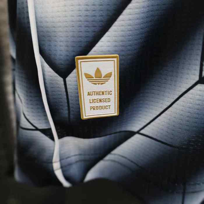 Retro Player Version  1988/89 Real Madrid Third Navy Blue with 3D Geometric Chevron Pattern Jersey