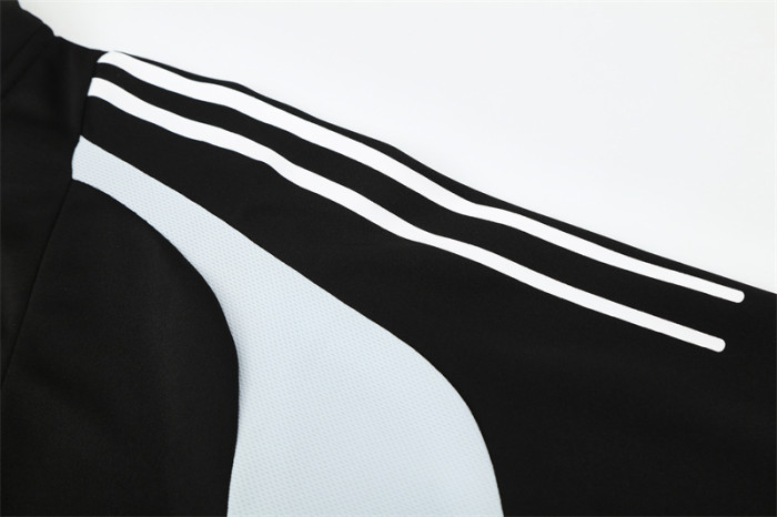 Retro 04/05 Real Madrid Black Half Zipper Jacket