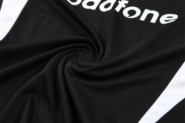 Retro 02/03 Manchester United Black Half Zipper Jacket