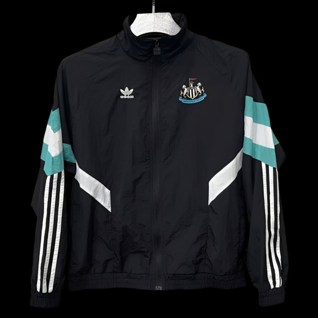 25/26 Newcastle United Black Full Zipper Windbreaker