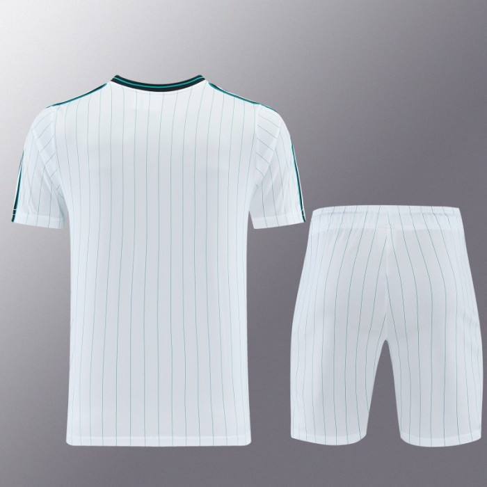 26/27  Liverpool White Short Sleeve+Soccer Shorts