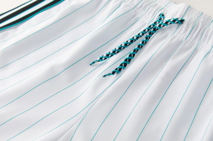 26/27  Liverpool White Short Sleeve+Soccer Shorts