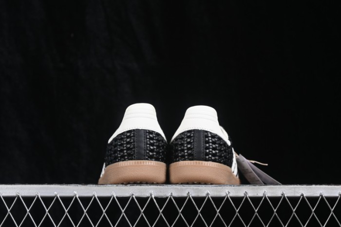 Adidas Samba OG Classic Sneakers with Retro Design - HQ9282